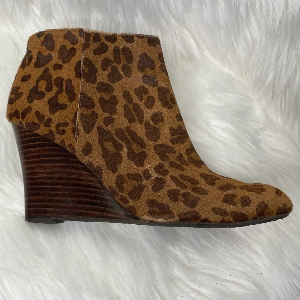 Adrienne Vittadini Sarah Leopard Wedges Size 10